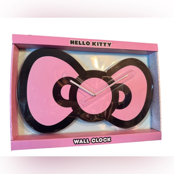 Hello Kitty NWT Pink & Black Large Hello Kitty Bow Wall Clock - Picture 2 of 5